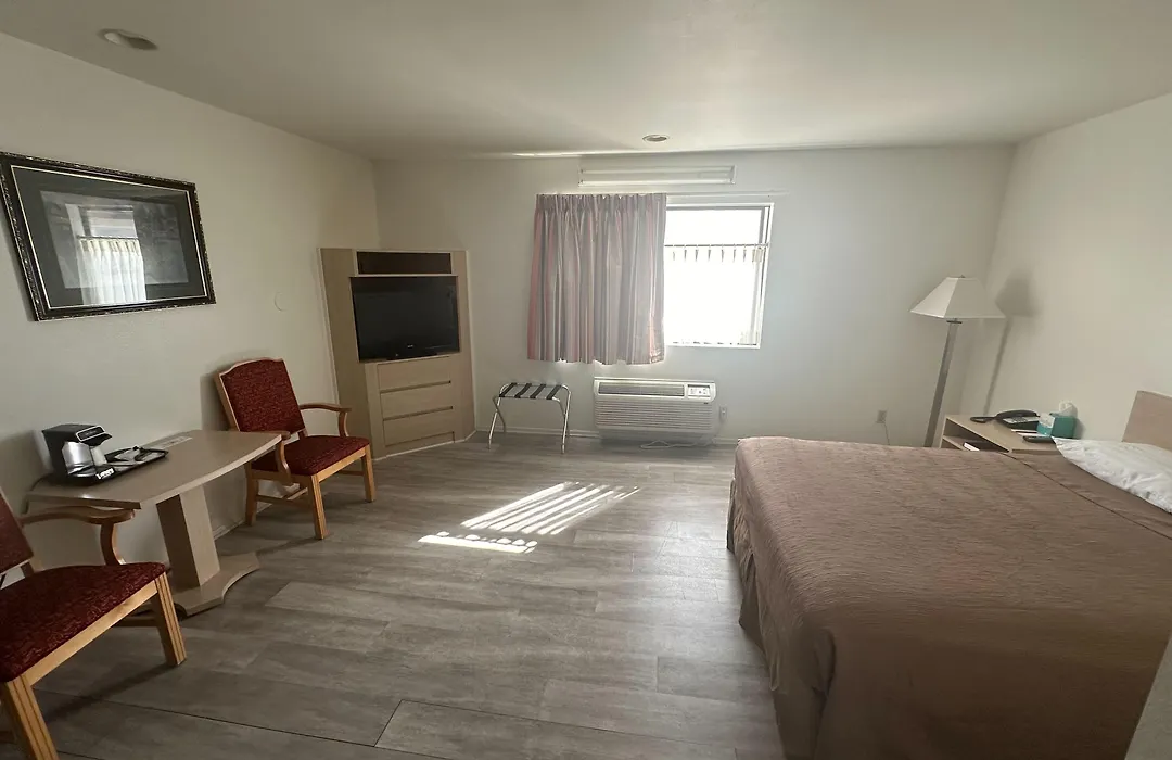 Jolly Roger Hotel-1