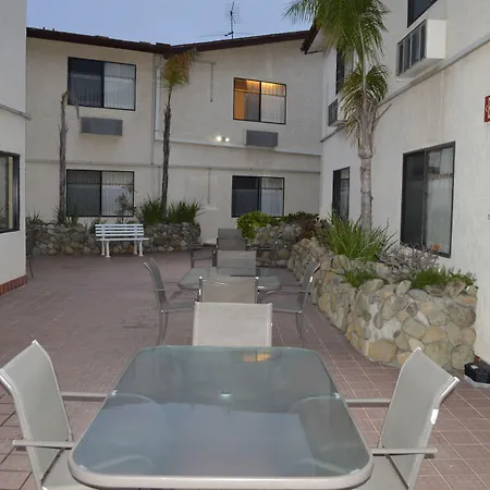 Jolly Roger Hotel-3
